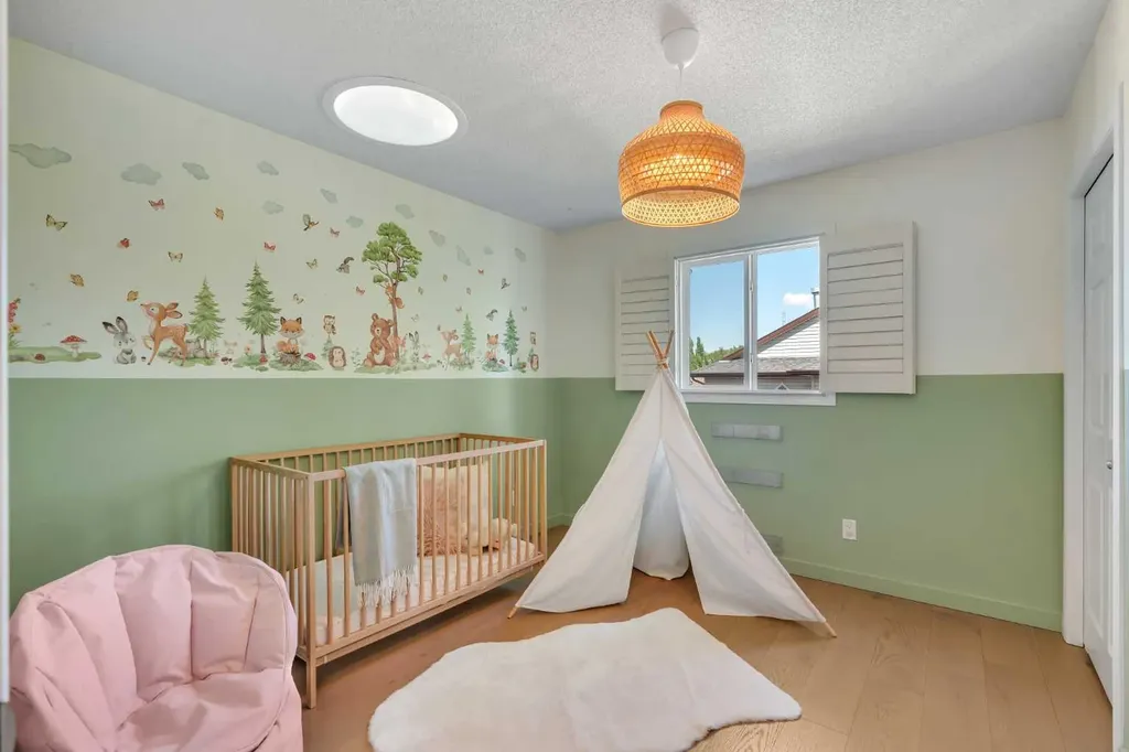 9 Cresthaven Way SW Calgary AB T3B5X8