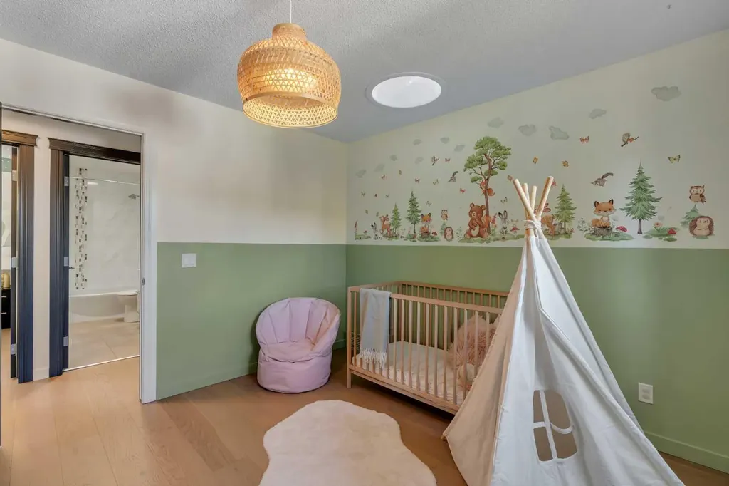 9 Cresthaven Way SW Calgary AB T3B5X8