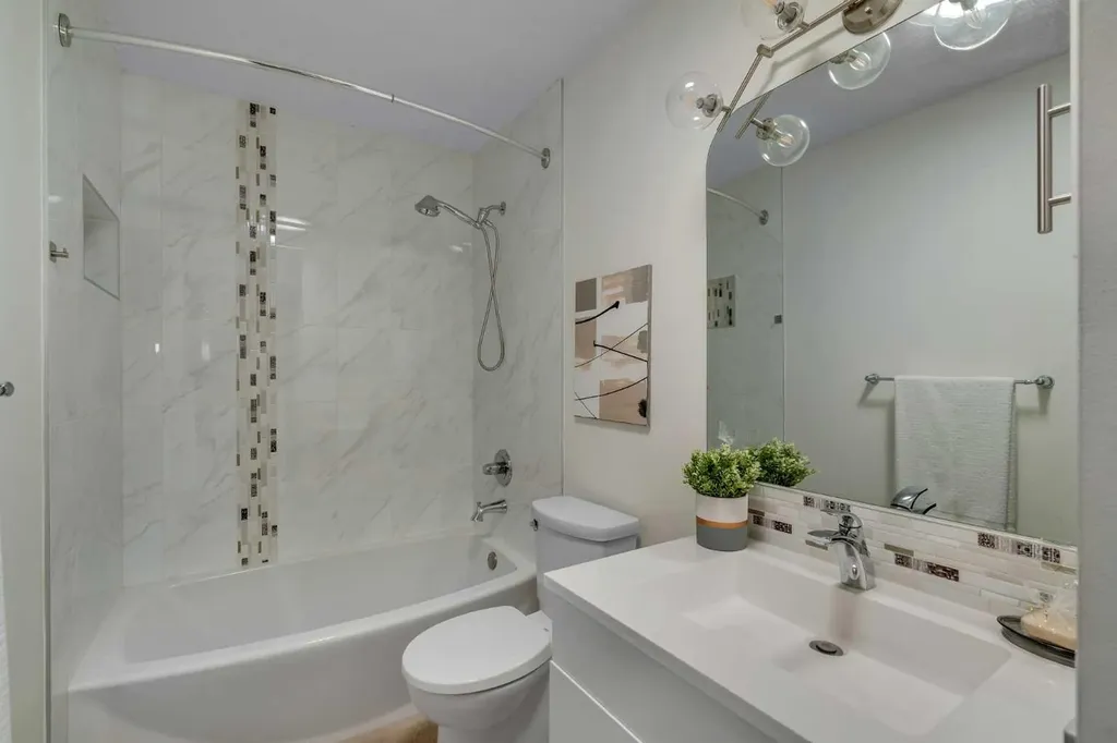 9 Cresthaven Way SW Calgary AB T3B5X8