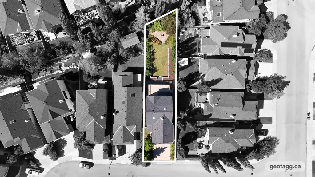 9 Cresthaven Way SW Calgary AB T3B5X8