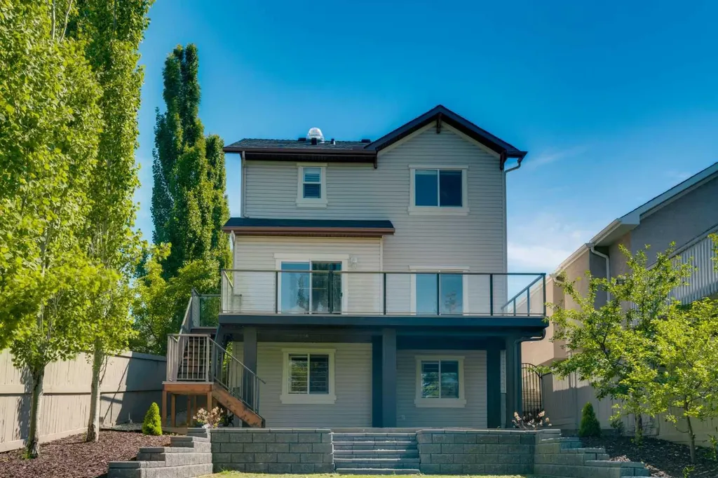 9 Cresthaven Way SW Calgary AB T3B5X8