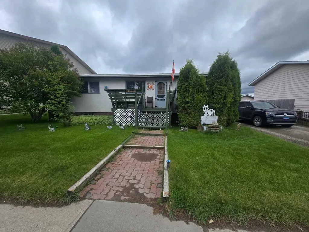 1121 56 Street Edson AB T7E1H9