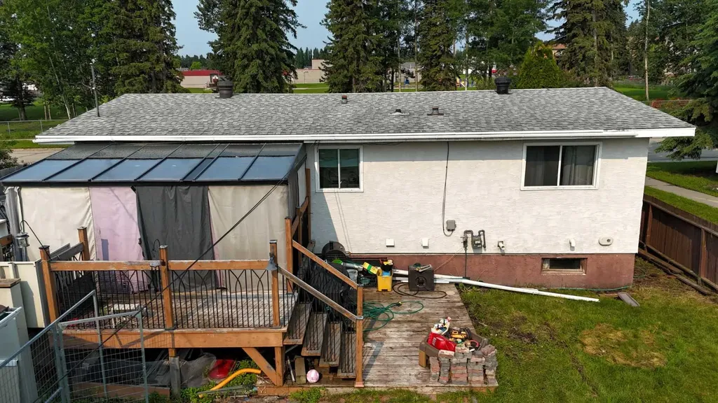 1121 56 Street Edson AB T7E1H9