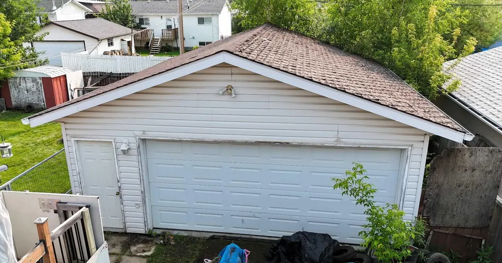 1121 56 Street Edson AB T7E1H9
