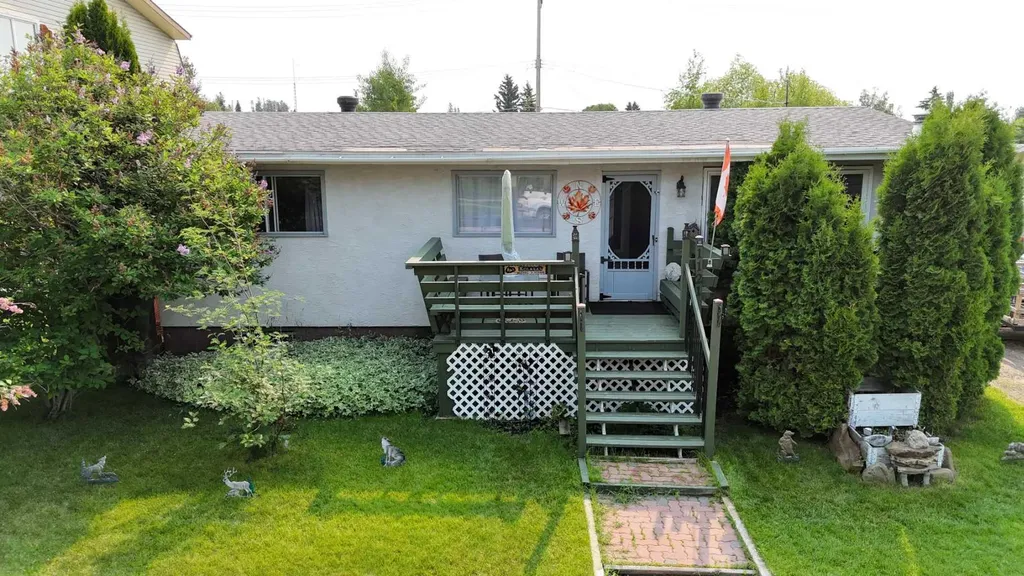 1121 56 Street Edson AB T7E1H9