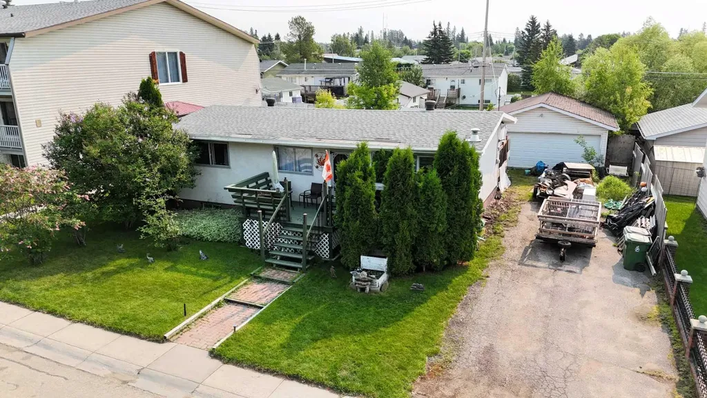 1121 56 Street Edson AB T7E1H9