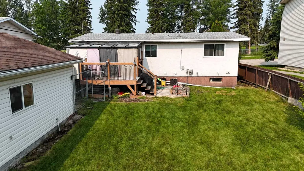 1121 56 Street Edson AB T7E1H9