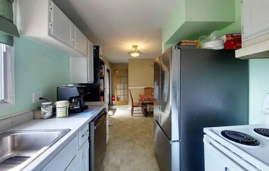 1121 56 Street Edson AB T7E1H9