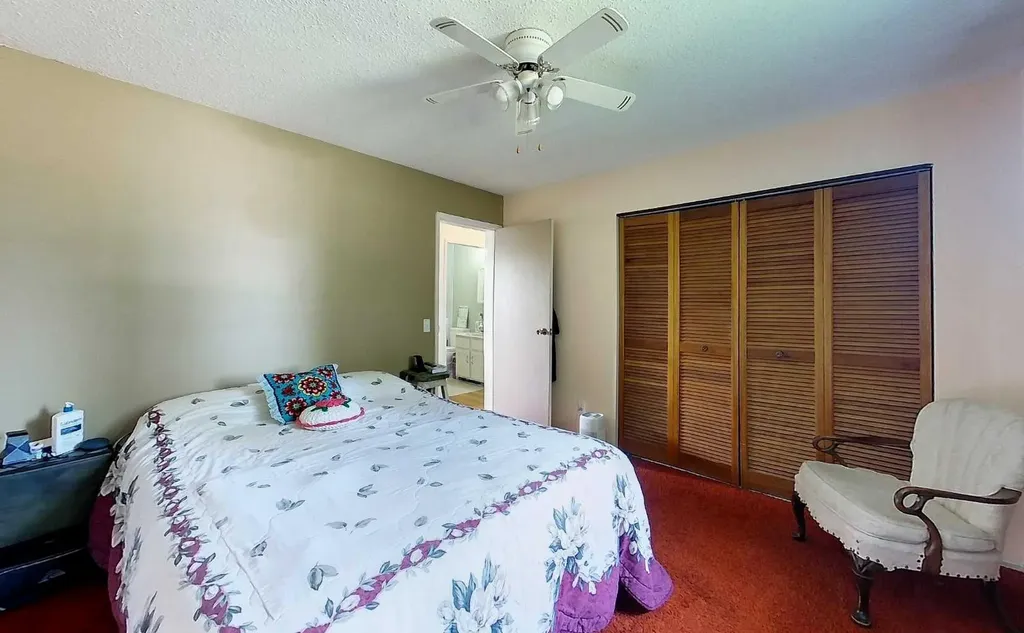 1121 56 Street Edson AB T7E1H9