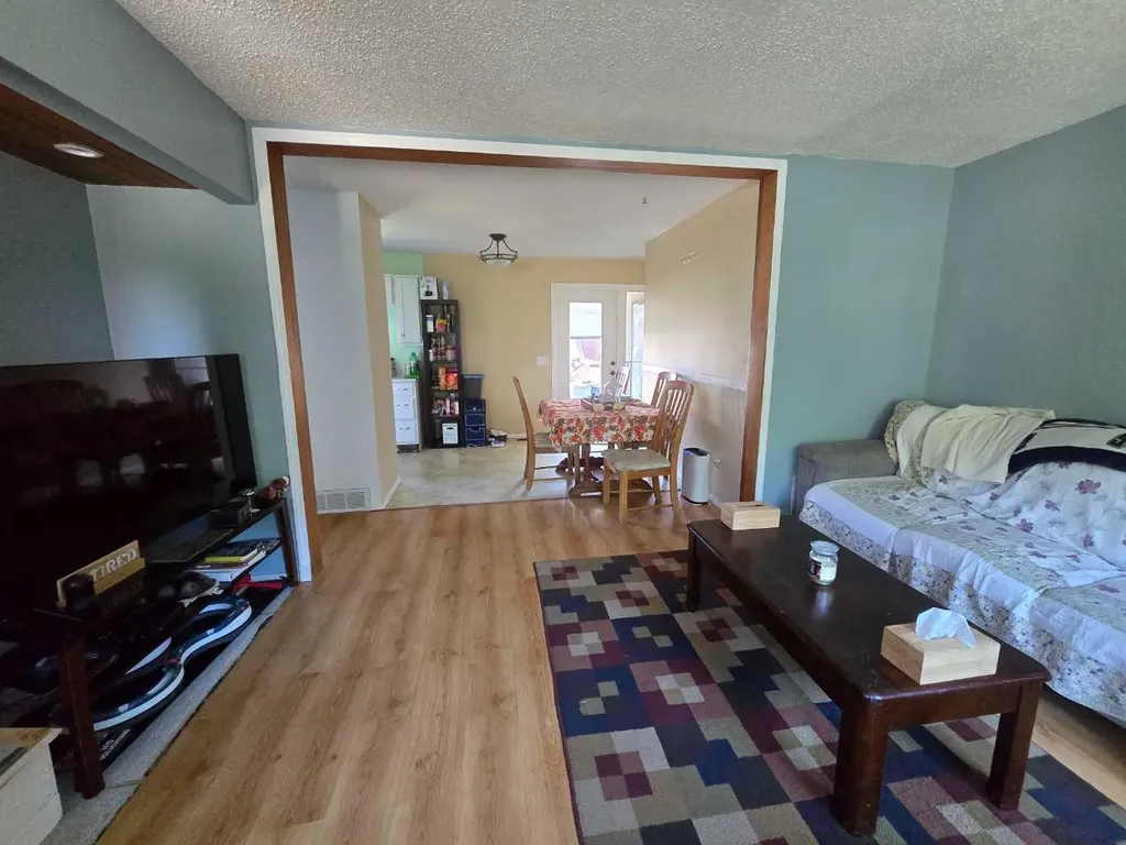 1121 56 Street Edson AB T7E1H9