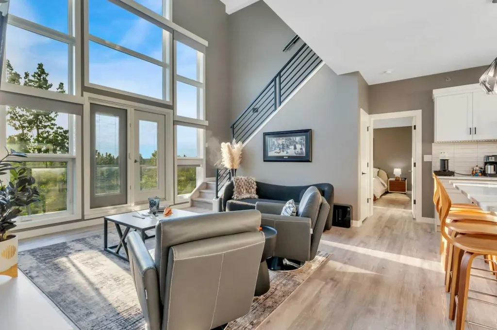 5040 53 Street Sylvan Lake AB T4S 1A0