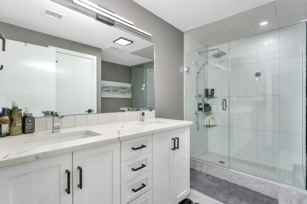 5040 53 Street Sylvan Lake AB T4S 1A0