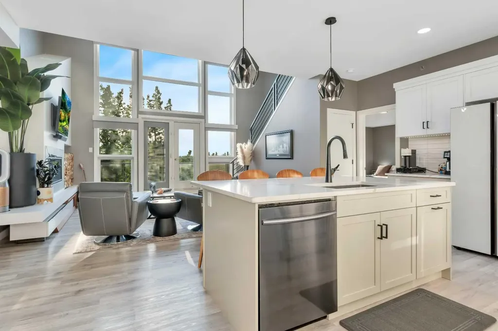 5040 53 Street Sylvan Lake AB T4S 1A0