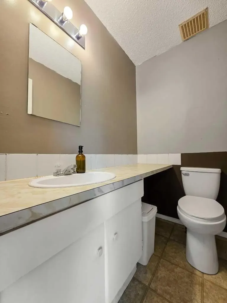 37 97 Avenue Grande Cache AB t0e0y0