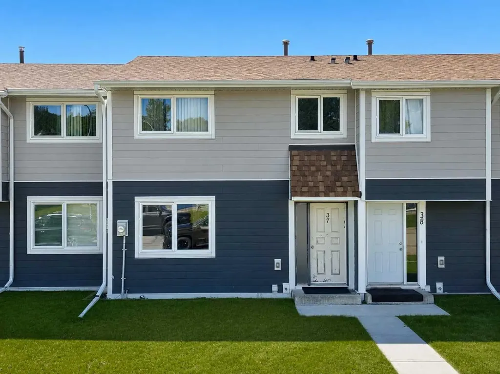 37 97 Avenue Grande Cache AB t0e0y0