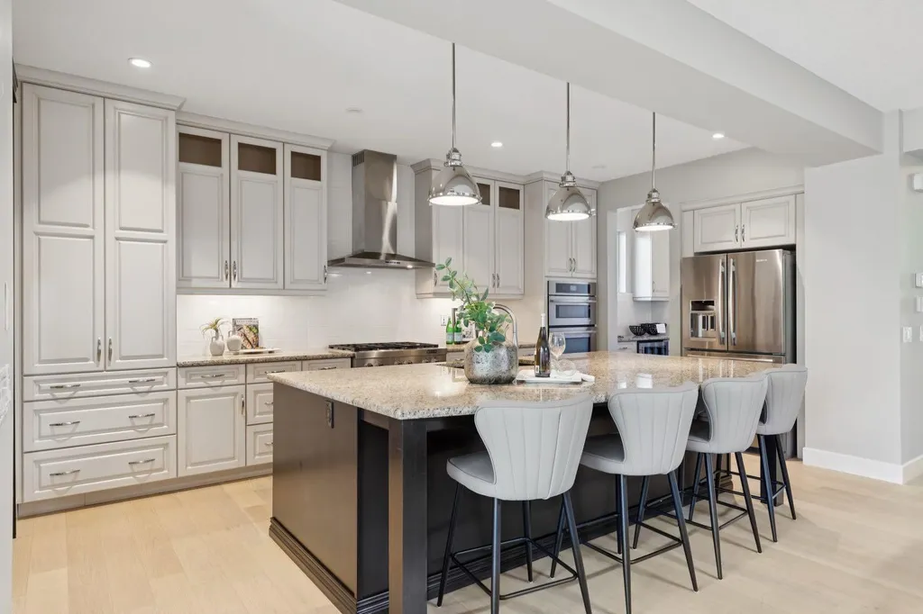 2927 7 Avenue NW Calgary AB T2N 1B3