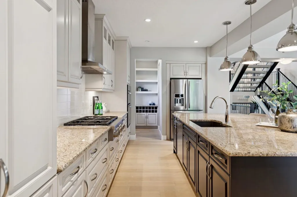 2927 7 Avenue NW Calgary AB T2N 1B3