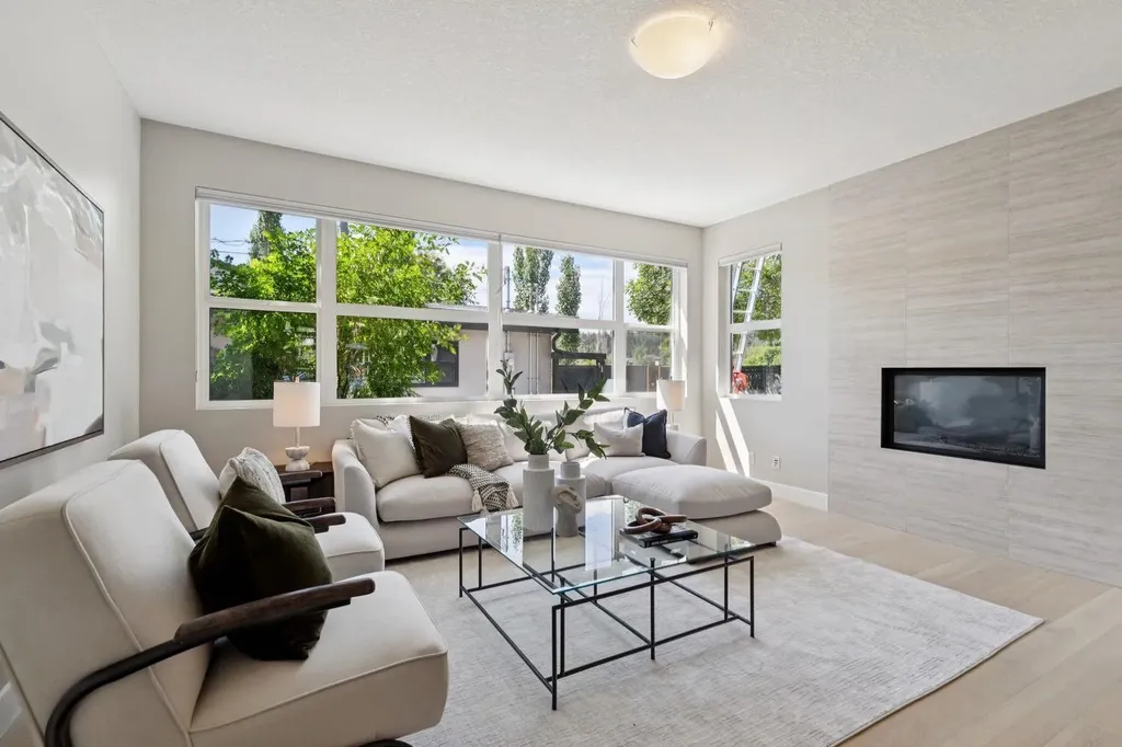 2927 7 Avenue NW Calgary AB T2N 1B3