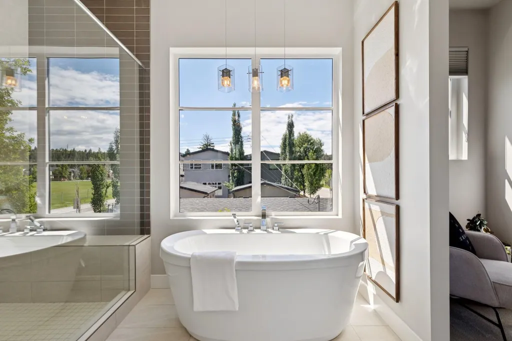2927 7 Avenue NW Calgary AB T2N 1B3