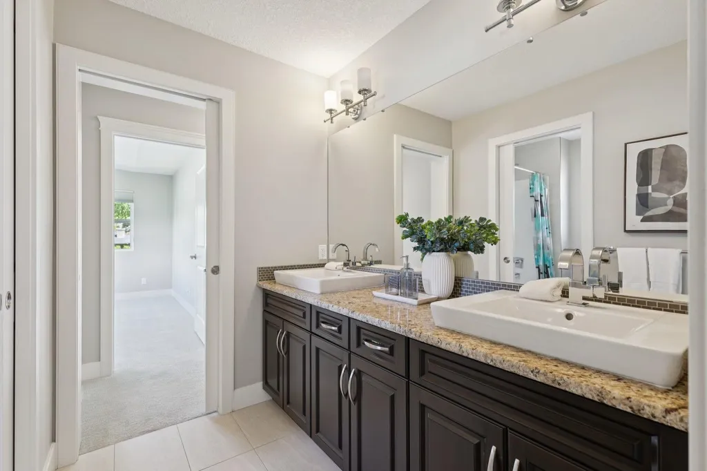 2927 7 Avenue NW Calgary AB T2N 1B3