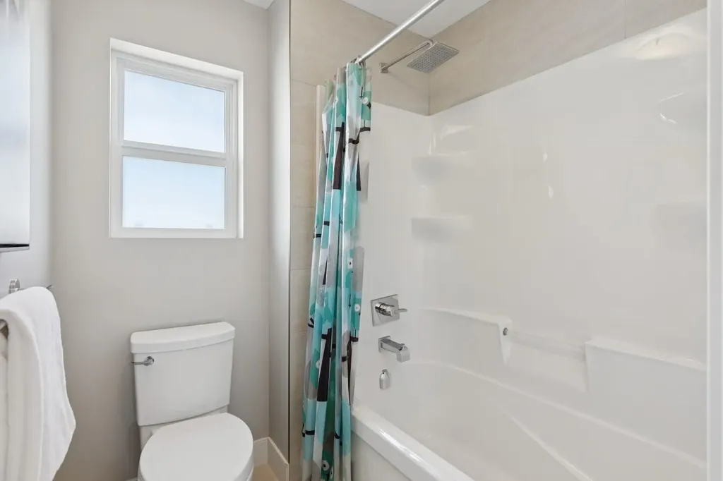 2927 7 Avenue NW Calgary AB T2N 1B3