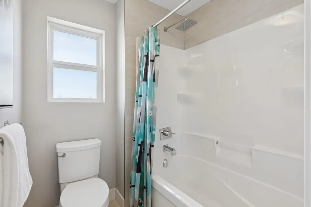 2927 7 Avenue NW Calgary AB T2N 1B3