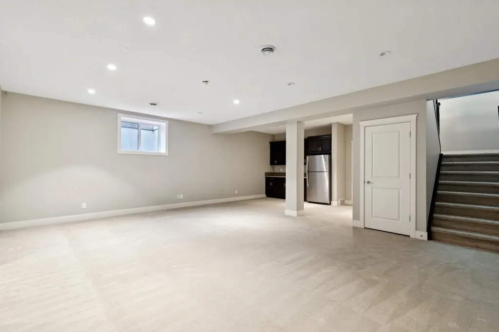 2927 7 Avenue NW Calgary AB T2N 1B3