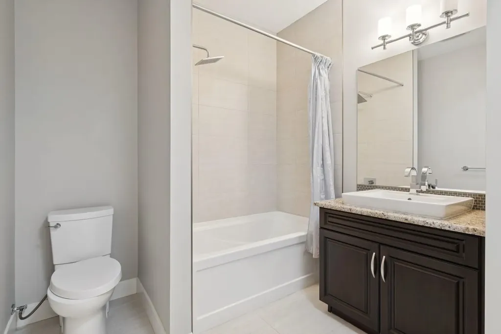 2927 7 Avenue NW Calgary AB T2N 1B3