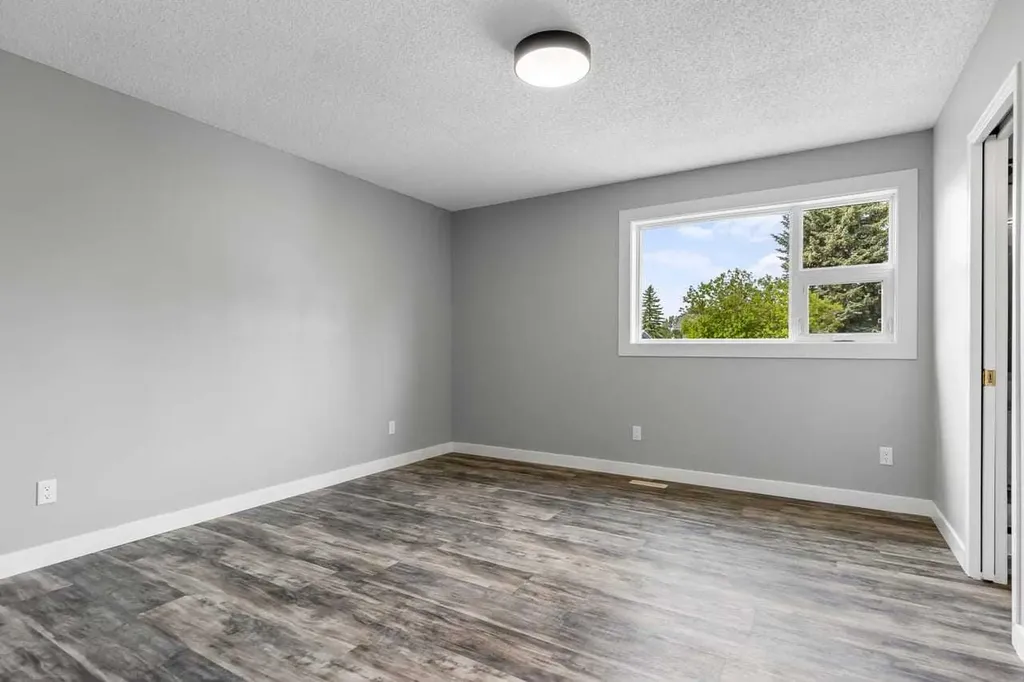 266 Shawnessy Drive SW Calgary AB T2Y 1M5