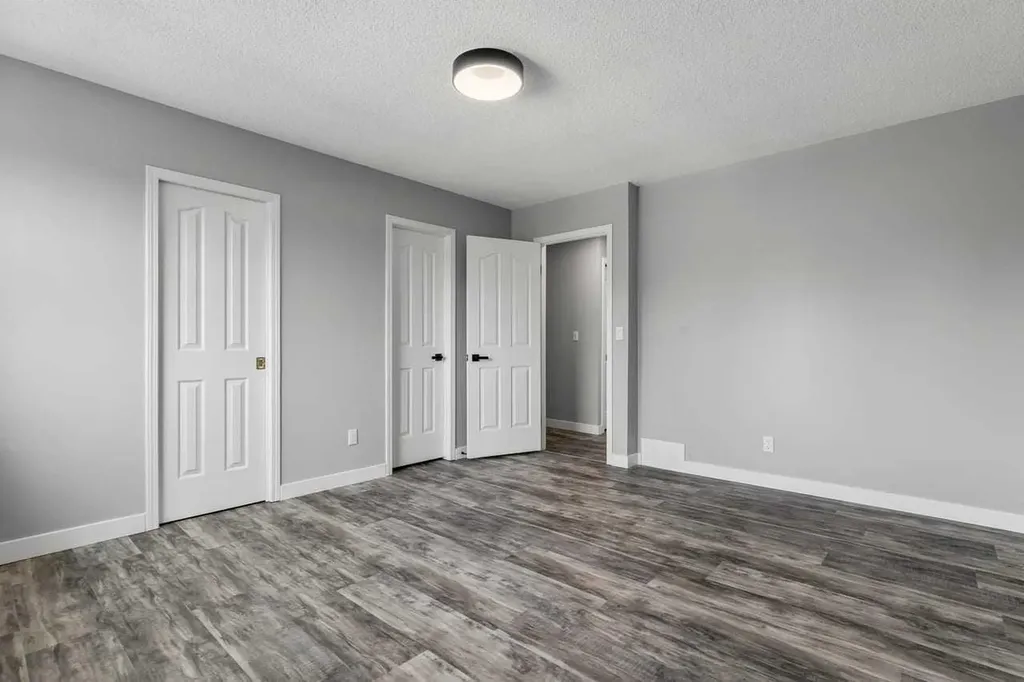 266 Shawnessy Drive SW Calgary AB T2Y 1M5