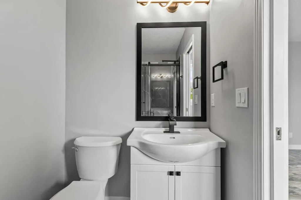 266 Shawnessy Drive SW Calgary AB T2Y 1M5