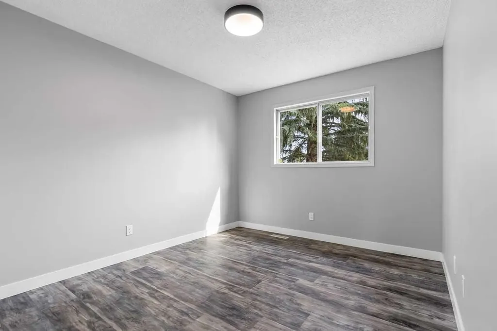 266 Shawnessy Drive SW Calgary AB T2Y 1M5