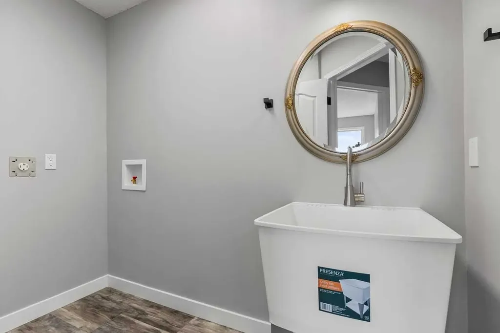 266 Shawnessy Drive SW Calgary AB T2Y 1M5