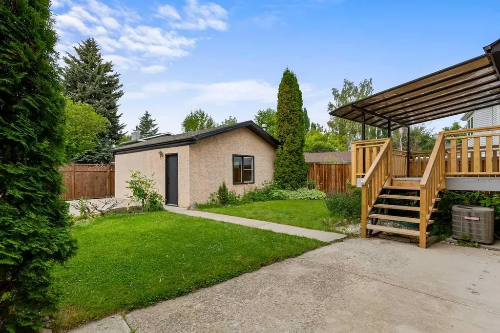266 Shawnessy Drive SW Calgary AB T2Y 1M5