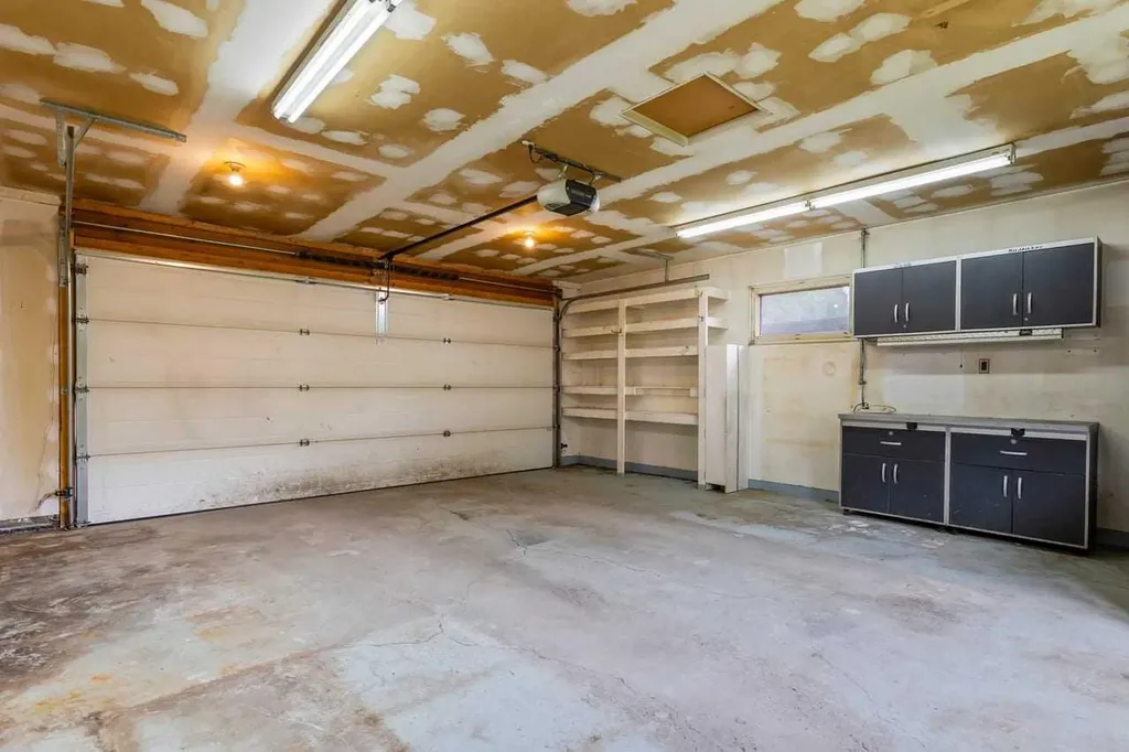 266 Shawnessy Drive SW Calgary AB T2Y 1M5