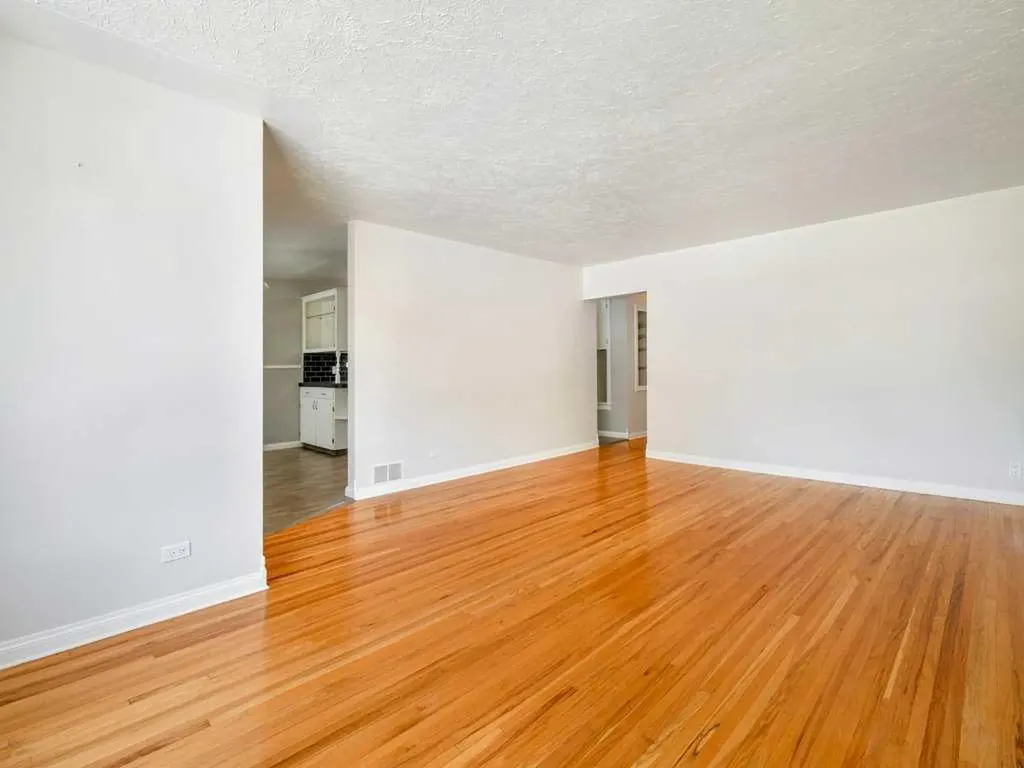 1726 13 Avenue S Lethbridge AB T1K 0R9