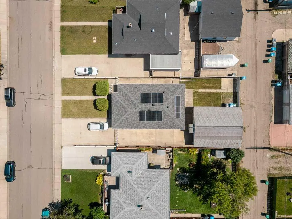 1726 13 Avenue S Lethbridge AB T1K 0R9