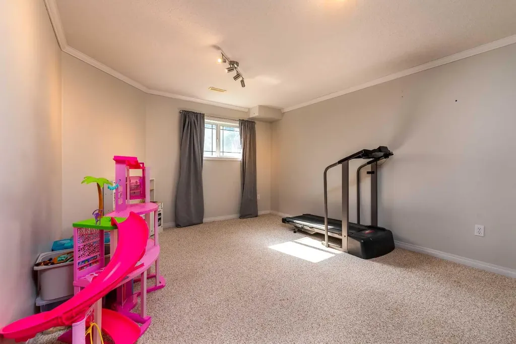 1519 49 Avenue Lloydminster SK S9V 2E7