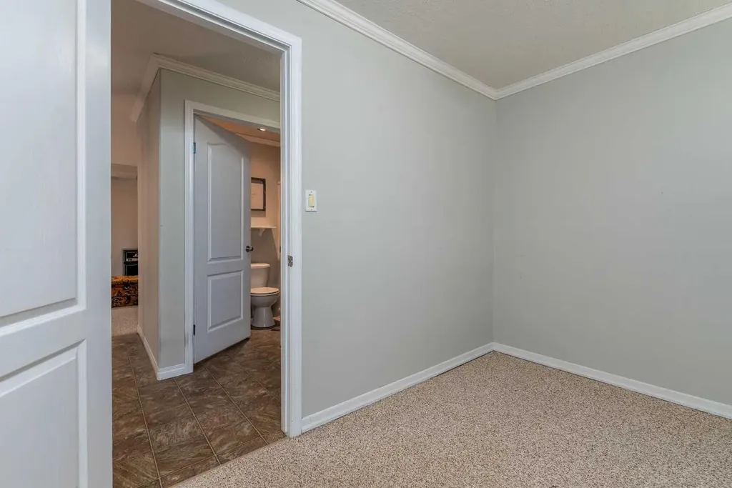 1519 49 Avenue Lloydminster SK S9V 2E7