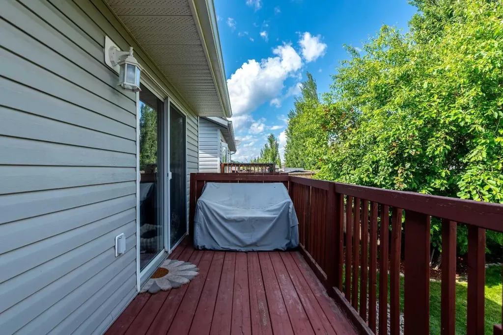 1519 49 Avenue Lloydminster SK S9V 2E7