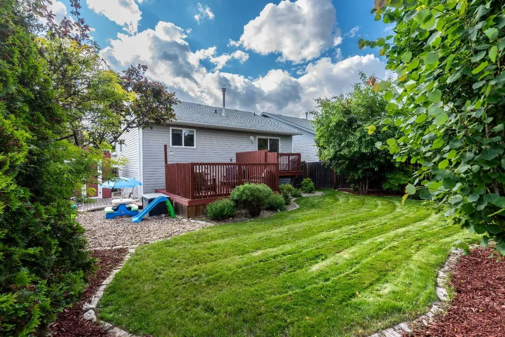 1519 49 Avenue Lloydminster SK S9V 2E7