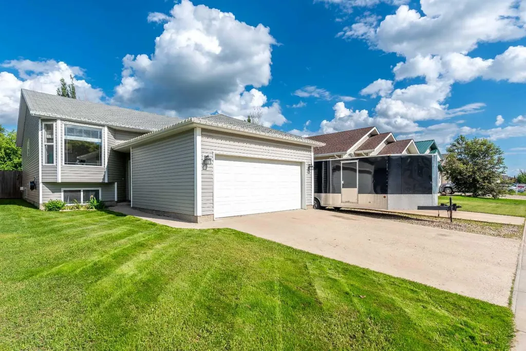 1519 49 Avenue Lloydminster SK S9V 2E7