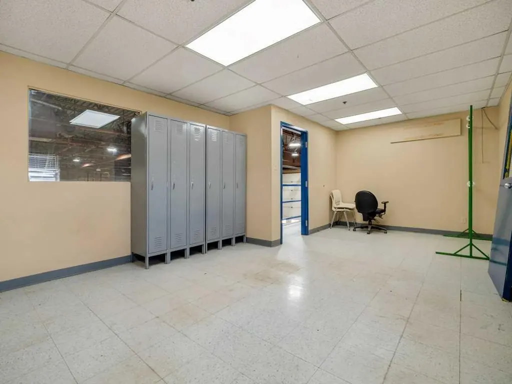 5802 52 Avenue Taber AB T1G 1W8