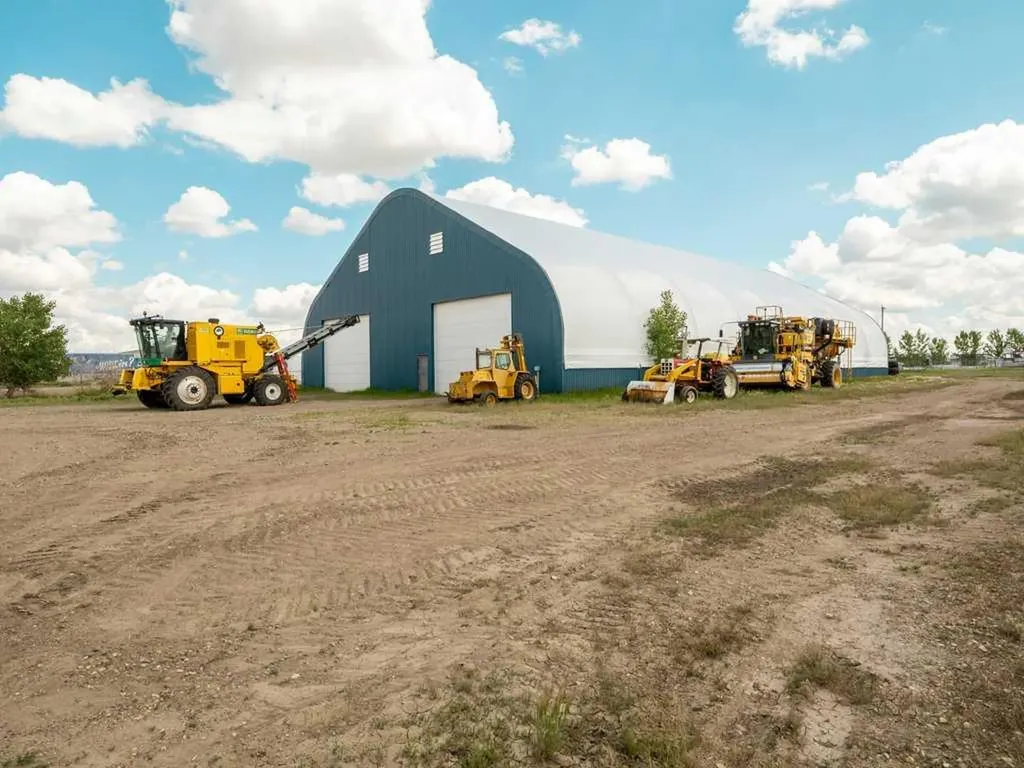 5802 52 Avenue Taber AB T1G 1W8