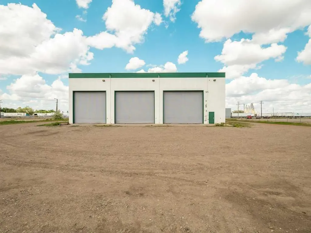 5802 52 Avenue Taber AB T1G 1W8