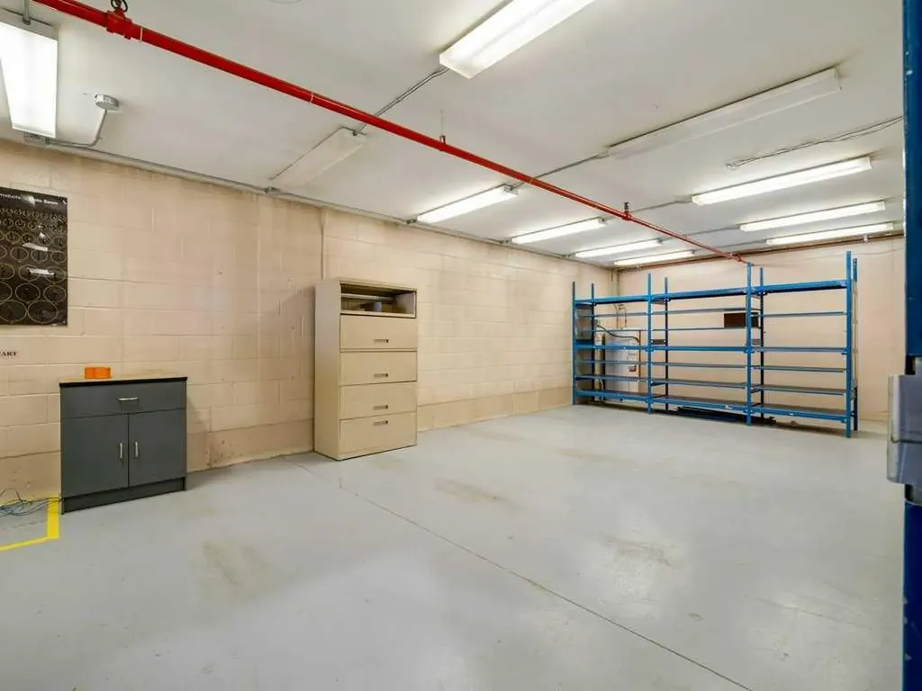 5802 52 Avenue Taber AB T1G 1W8