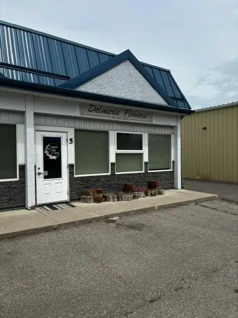 Bay 5 66 10 Avenue High River AB T1V 1E9