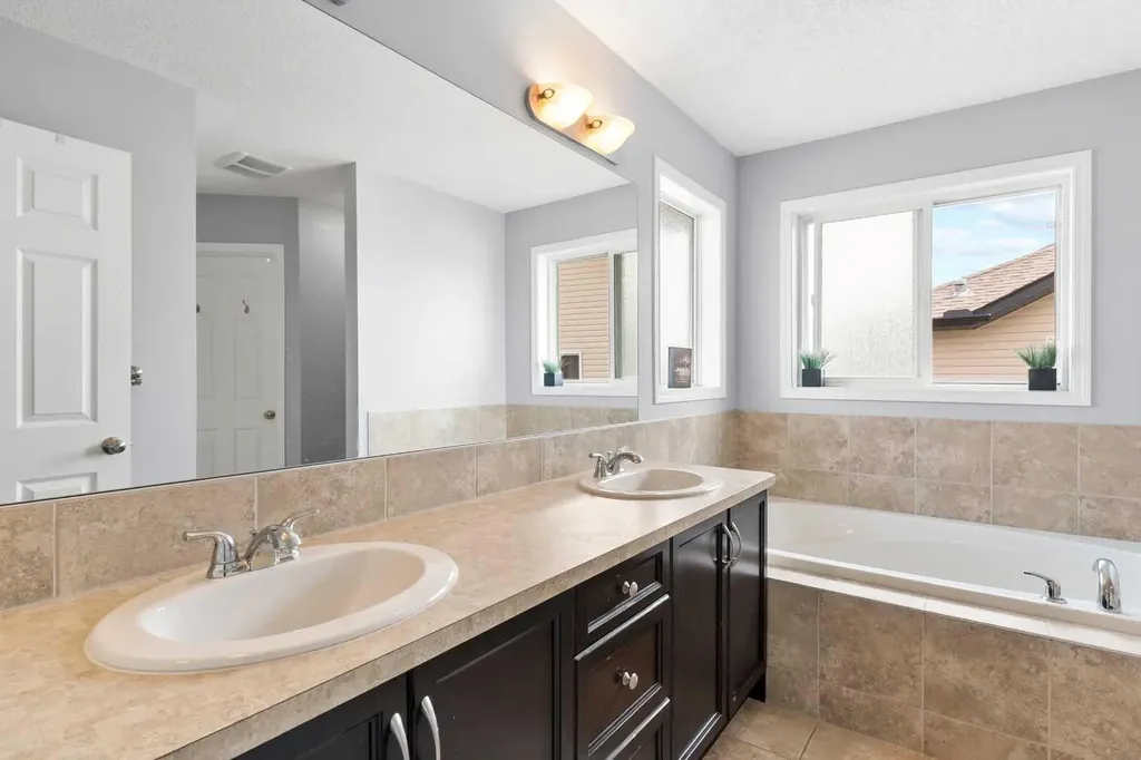 106 Morningside Circle SW Airdrie AB T4B 0L8