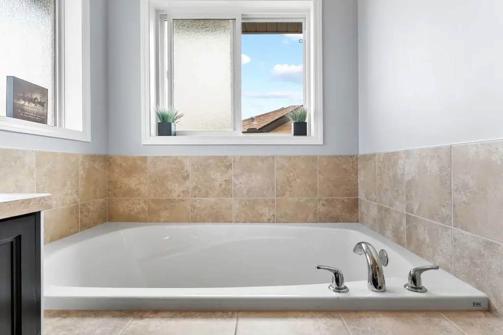 106 Morningside Circle SW Airdrie AB T4B 0L8
