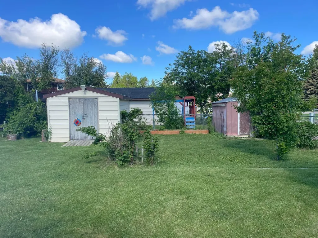 812 3 Avenue Bassano AB T0J0B0